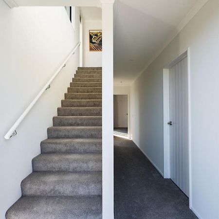 Villa Modern Family Friendly Getaway à Dunedin Extérieur photo