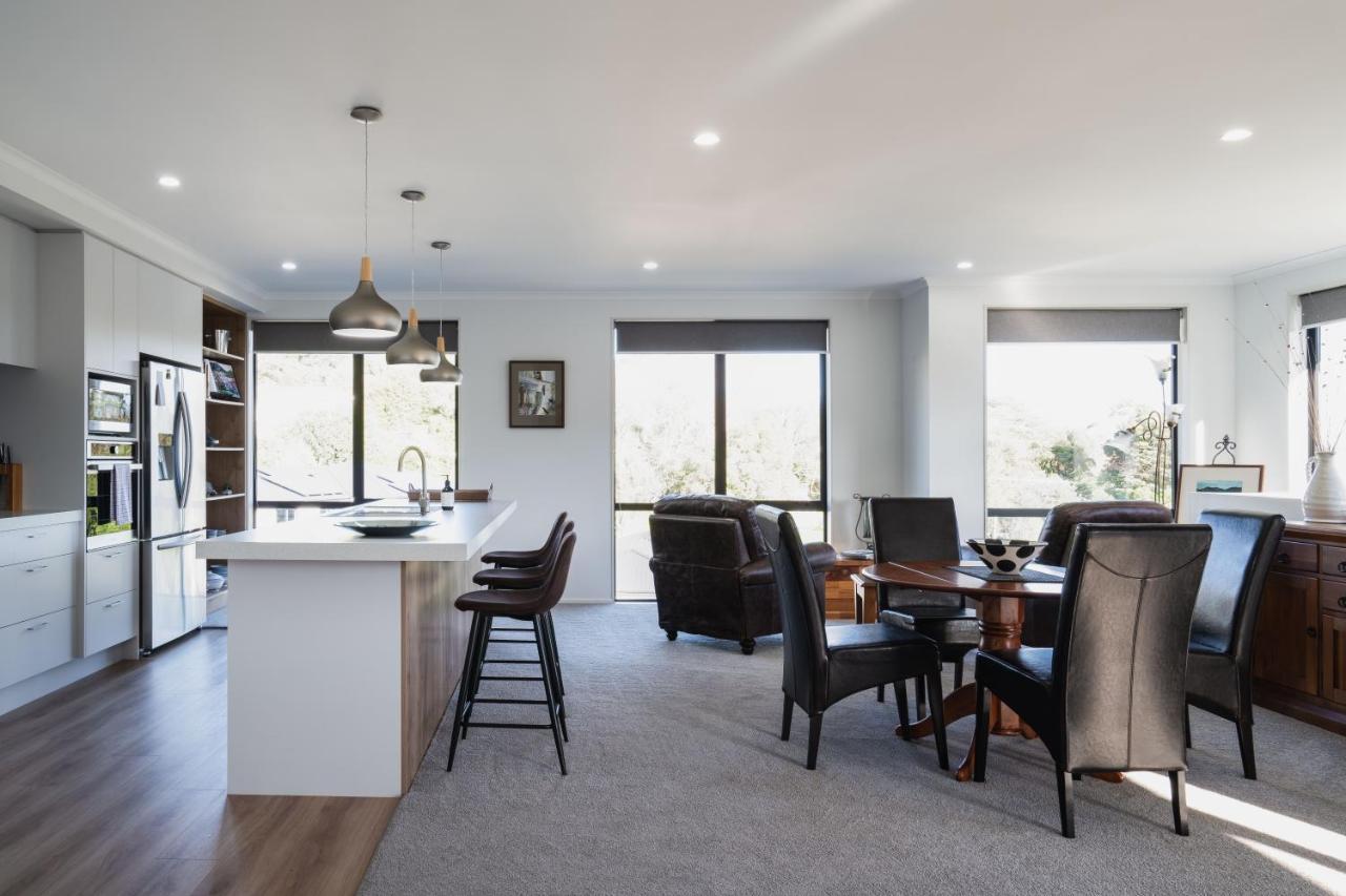 Villa Modern Family Friendly Getaway à Dunedin Extérieur photo